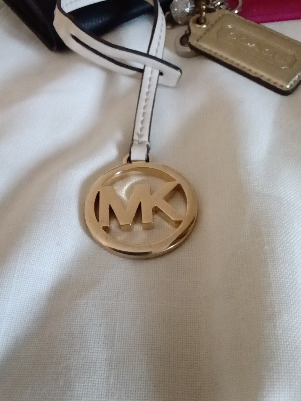 MK Tag, Vince Camutor Clutch, Vera Bradly Card and Charm, Coach Hang Tags - Picture 4 of 6